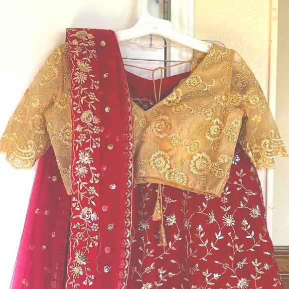 Bridal Occasions Cherry Red and Golden color lehnga ,Blouse and stole (duppata) - Picture 4 of 5